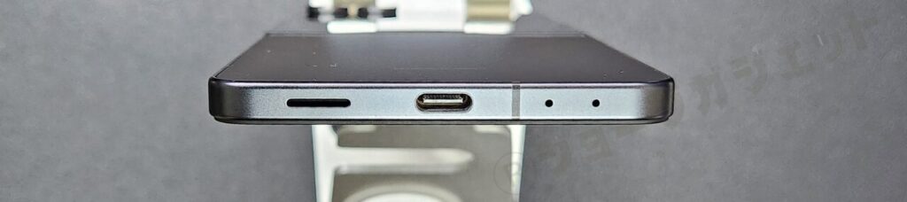 底面:マイク、スピーカー、UCB Type-Cポート
