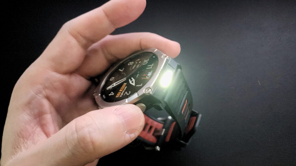 デュアルモード懐中電灯を内蔵