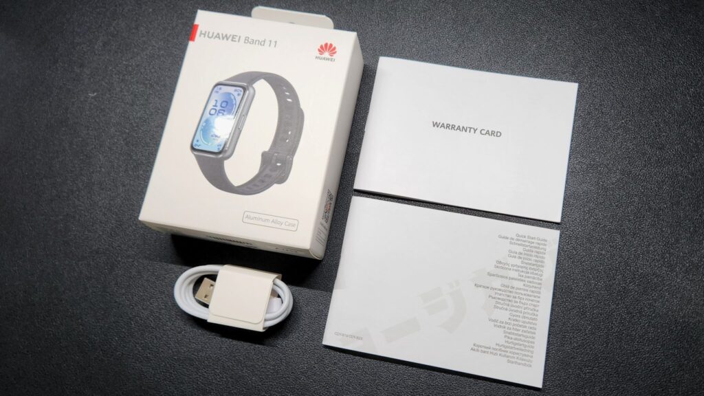 同梱物:充電ケーブル、クイックスタートガイド