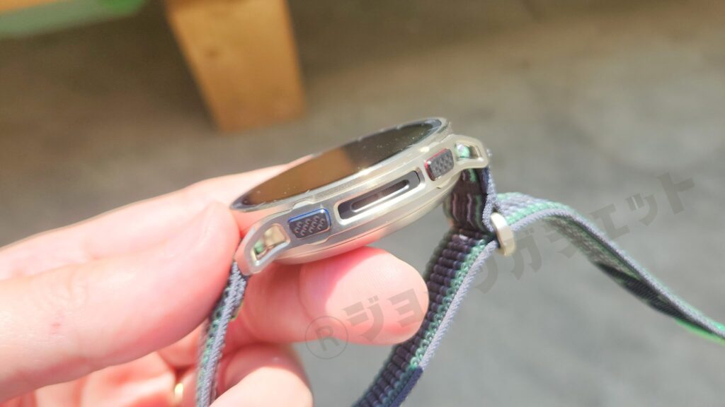①GPS60時間・通常30日の超ロングバッテリーが最大の武器